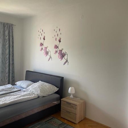 Kristina Apartments Tivat Eksteriør billede