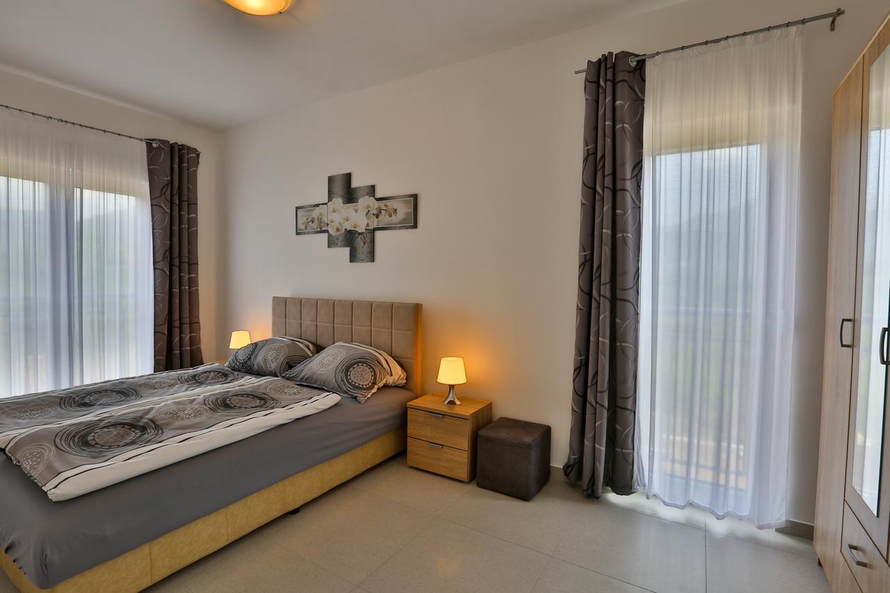 Kristina Apartments Tivat Eksteriør billede