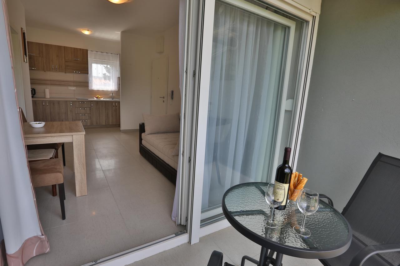 Kristina Apartments Tivat Eksteriør billede