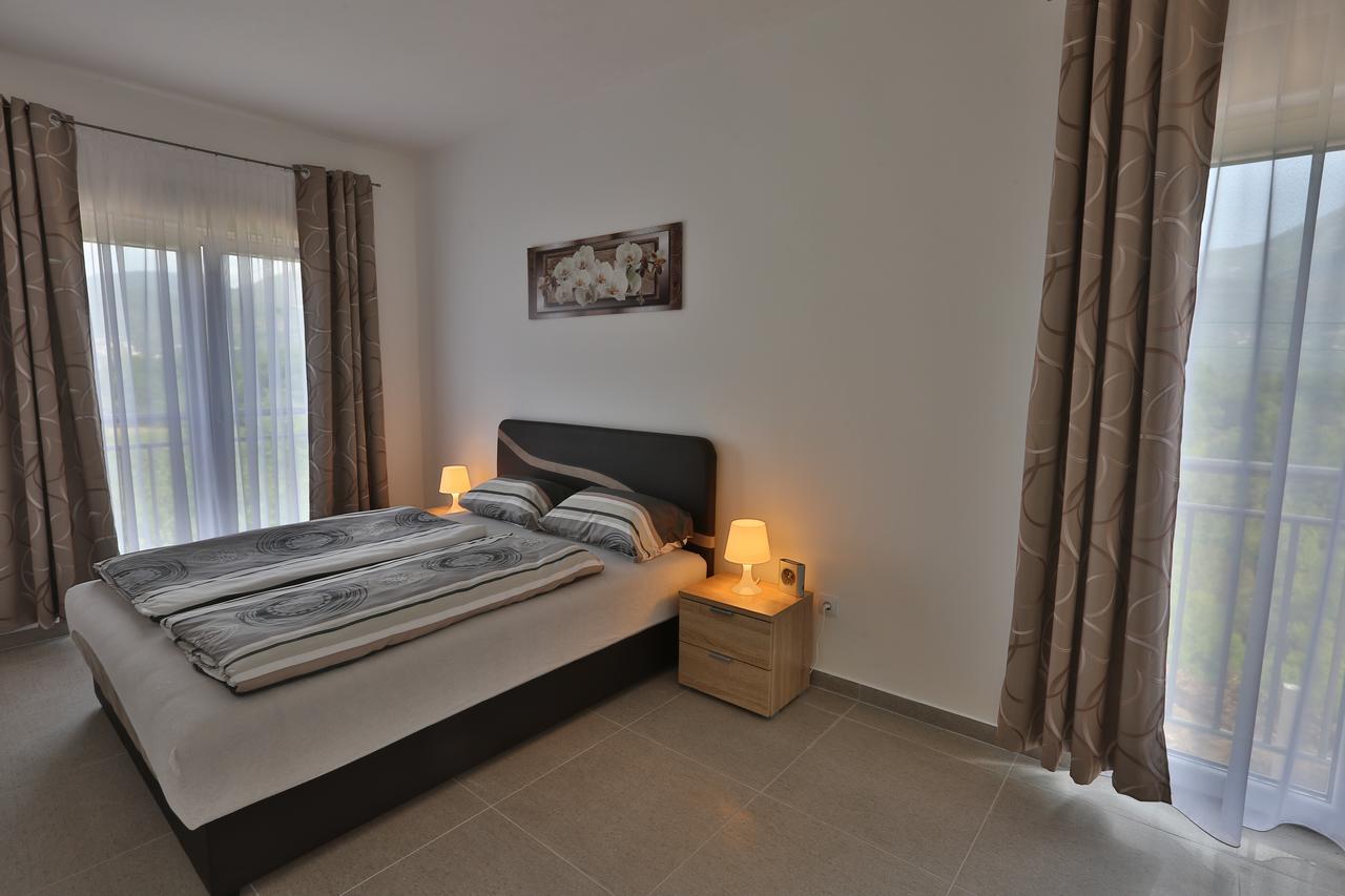 Kristina Apartments Tivat Eksteriør billede